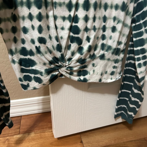 LIKE NEW! Women's Victoria's Secret PINK Teal/White Tie Dye 3/4 Crop - MEDIUM - Picture 9 of 10